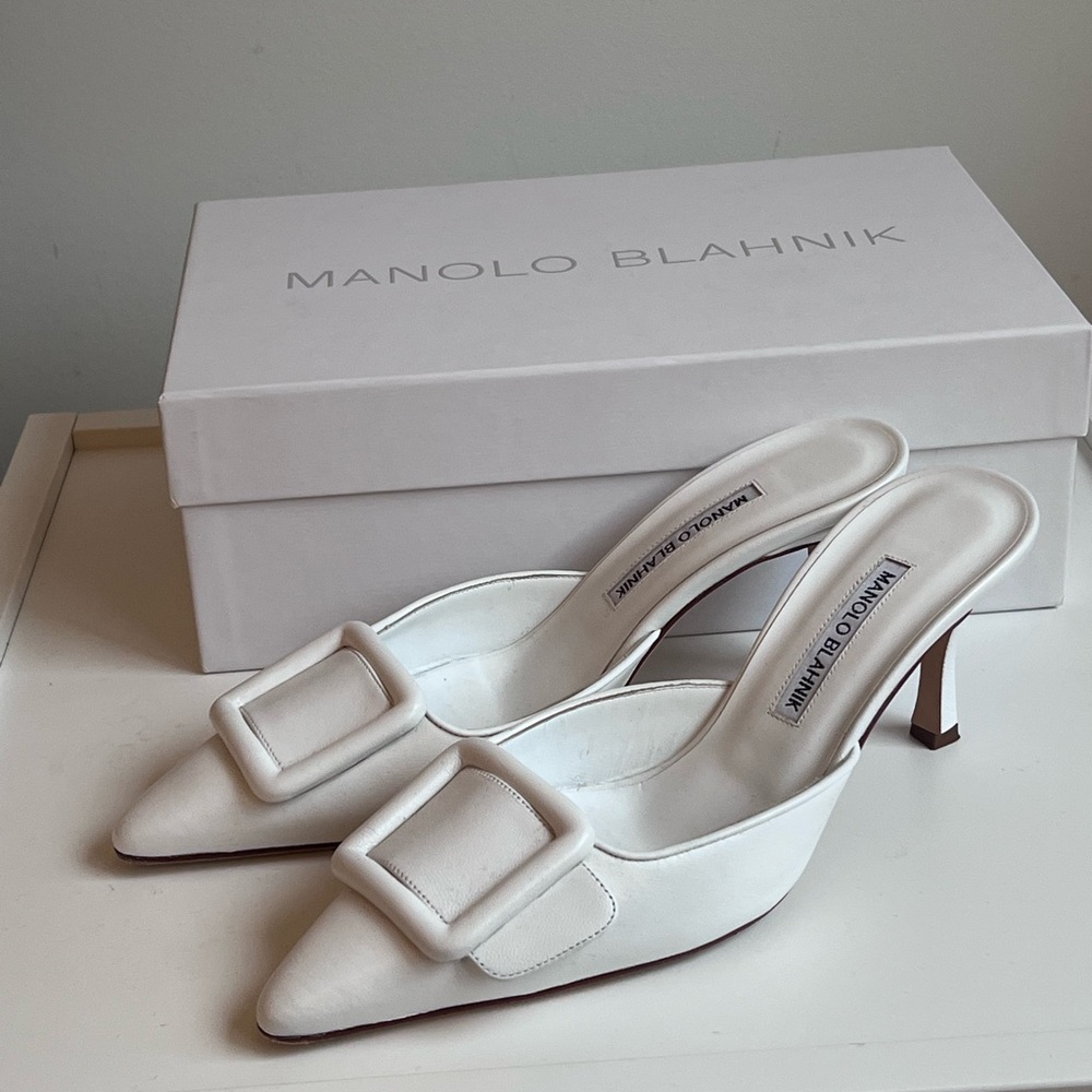Manolo Blahnik Maysale Kitten Heel